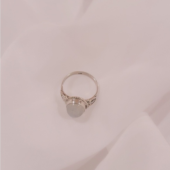 Natural Rainbow Moonstone 925 Sterling Silver Ring - Picture 2 of 4